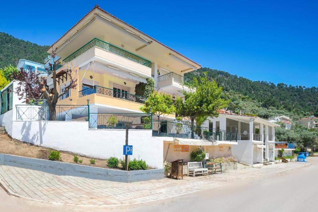 Golden Beach Maisonettes Villa Chrysi Ammoudia Exterior photo
